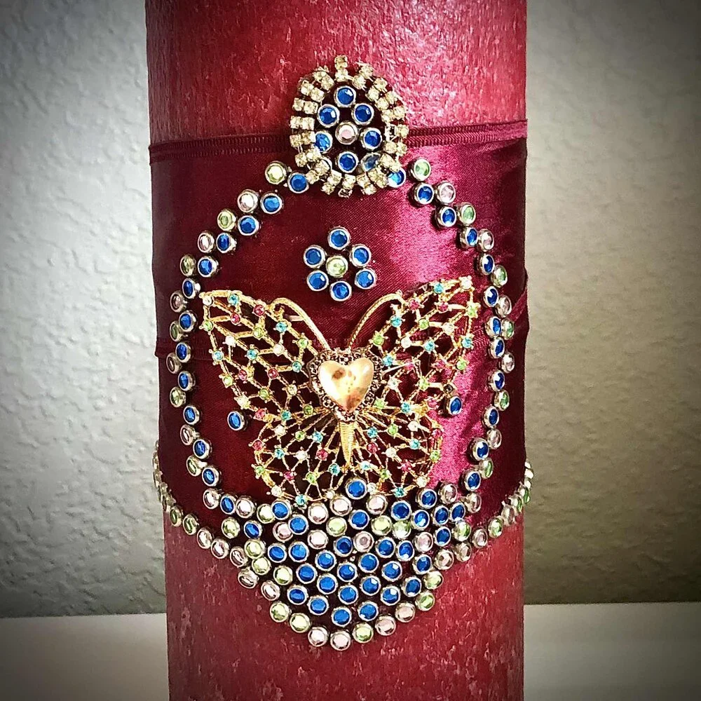 NWT ALEXANDRA'S ACCENTS Designer Art Hand Decorated Jeweled Pillar Candle 4x9